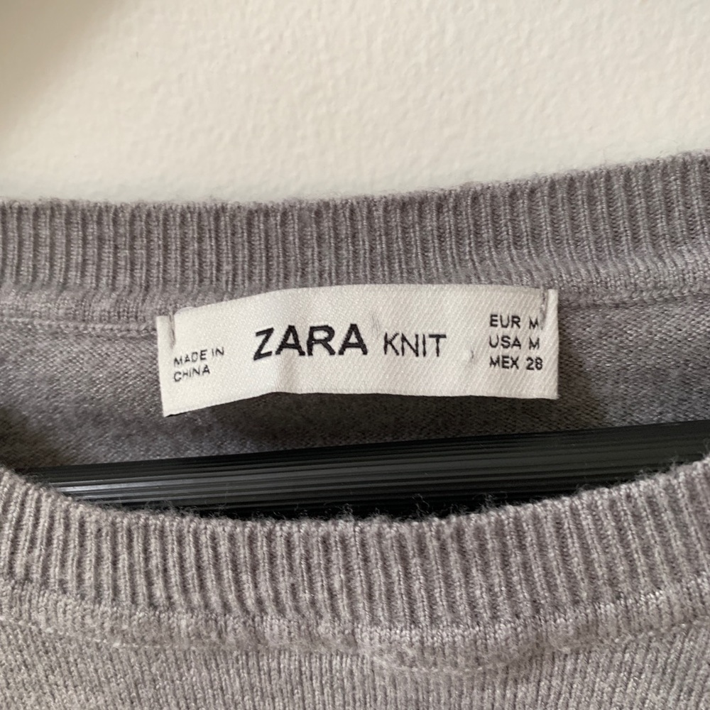 Zara Knit Gray Crop Ruffle Shoulder Sweater - Picture 4 of 5